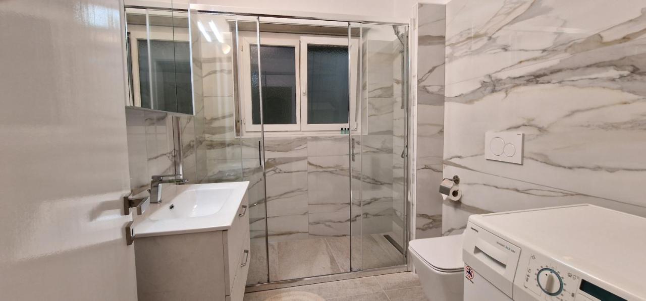 Lugano Lakeview Apartment Private Parking & Self Check-In Экстерьер фото